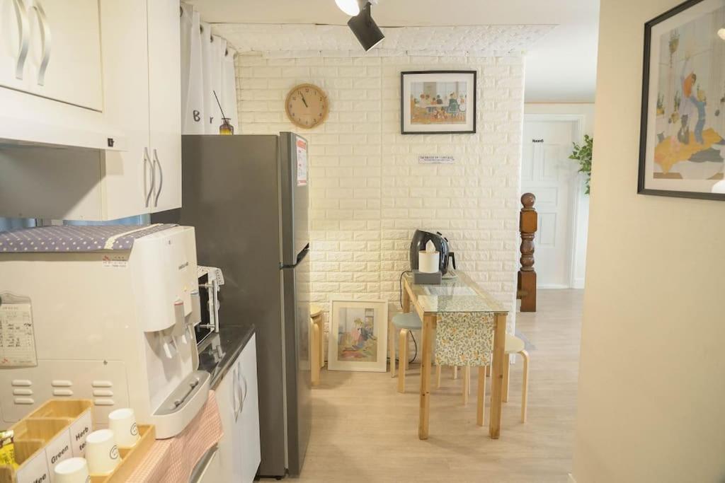 House Mongja Hotel Seoul Bagian luar foto